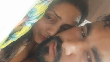 प्यार से मारी बीवी की चुत