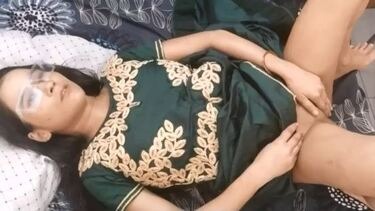 टीचर ने मिटाई कॉलेज गर्ल की खुजली