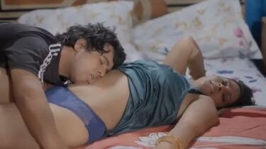 सौतेली माँ की तड़पती चुत