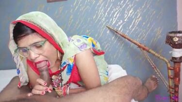 भाभी के मुँह में दे दिया हुक्का