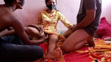 कॉलेज गर्ल के साथ थ्रीसम