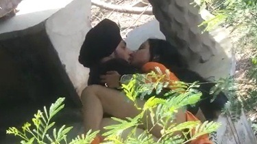 सरदार जी ने पार्क में पेली पंजाबी चुत